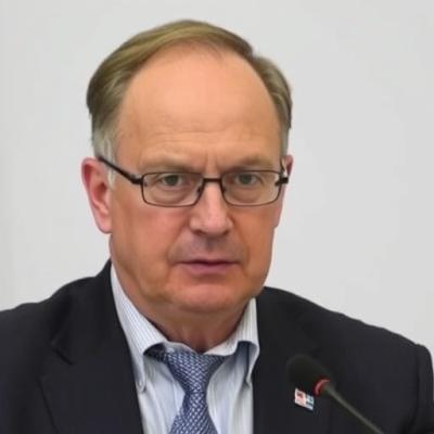 Vláda pomôže samosprávam s odmenou 800 eur pre zamestnancov